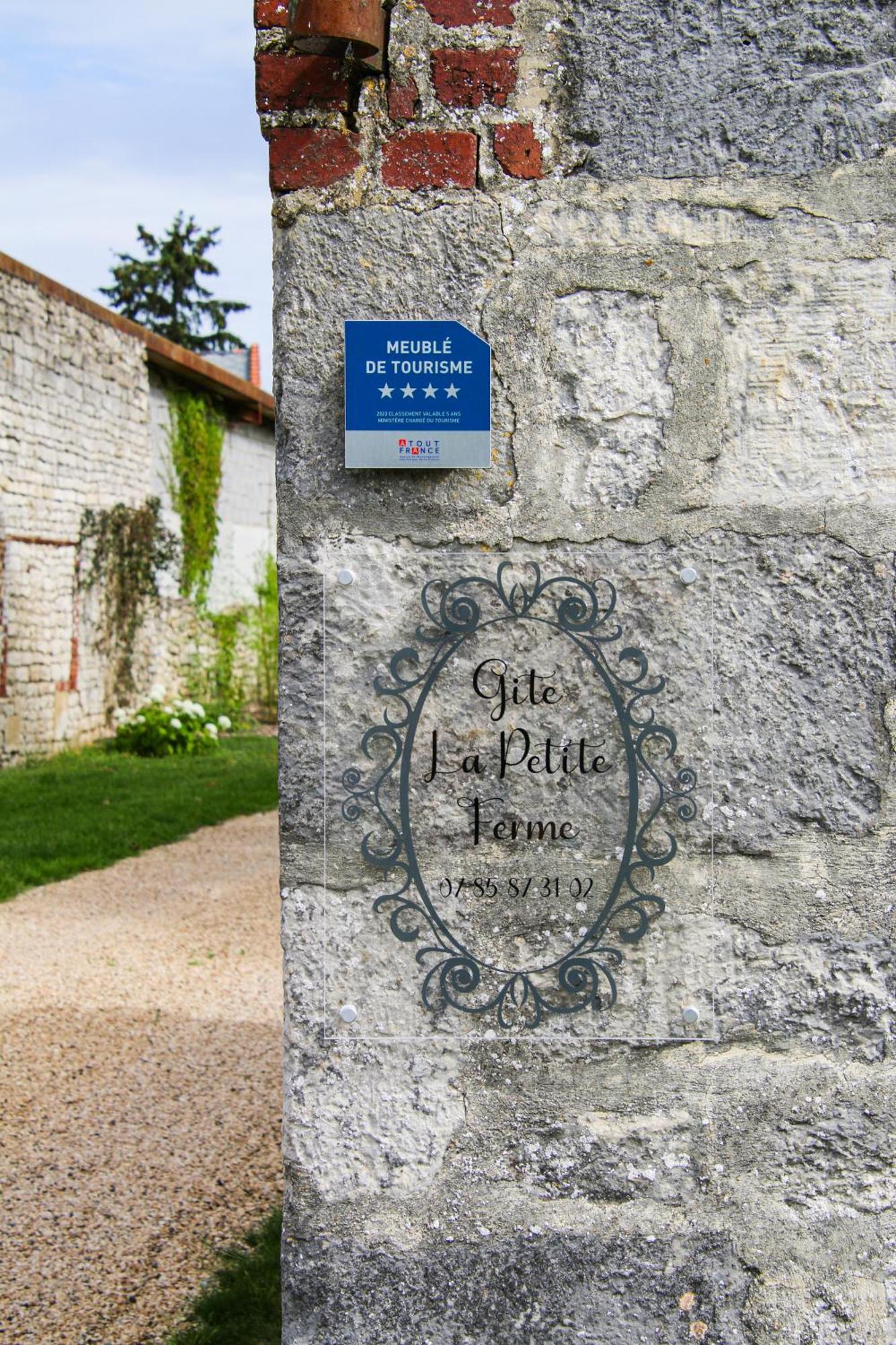 Gite La Petite Ferme Clermont-les-Fermes エクステリア 写真